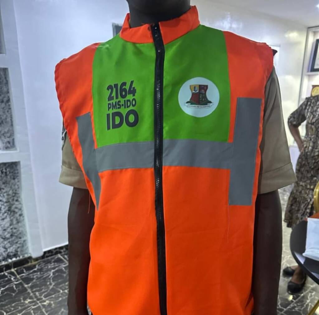 Motorcycle Without Rider Commercial Oyo Govt to bar Commercial motorcycle riders without QR code jackets ...